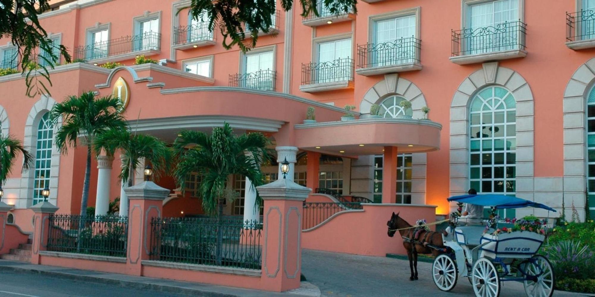 Mercedes Curio Collection By Hilton Merida